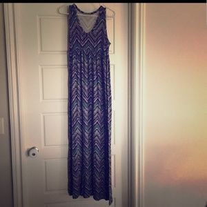 Loveappella Maxi Dress
